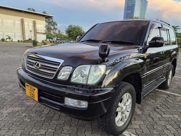 Lexus LX 470 Sport Utility 2004 Black