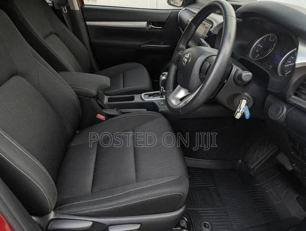Toyota Hilux 2018 Red
