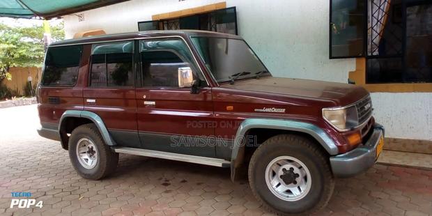Toyota Land Cruiser Prado 2000 Red