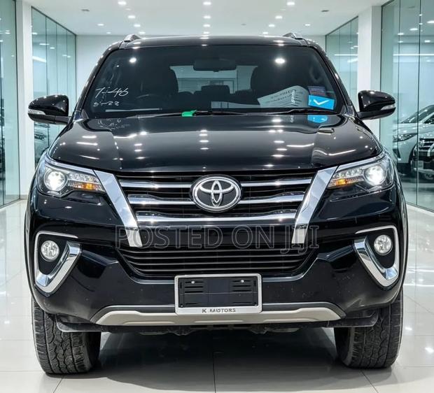 Toyota Fortuner 2017 Black