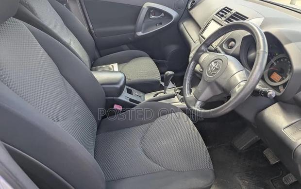 Toyota RAV4 2009 Silver