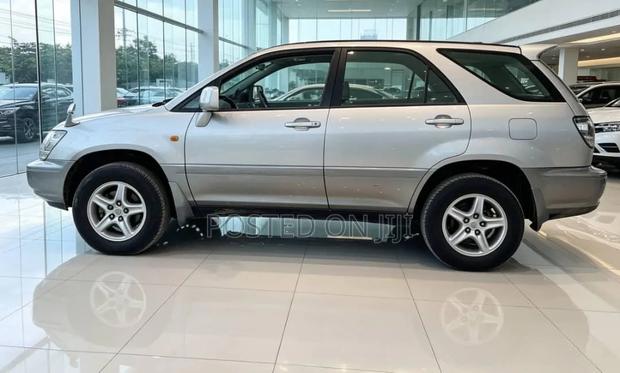 Toyota Harrier 2001 Silver