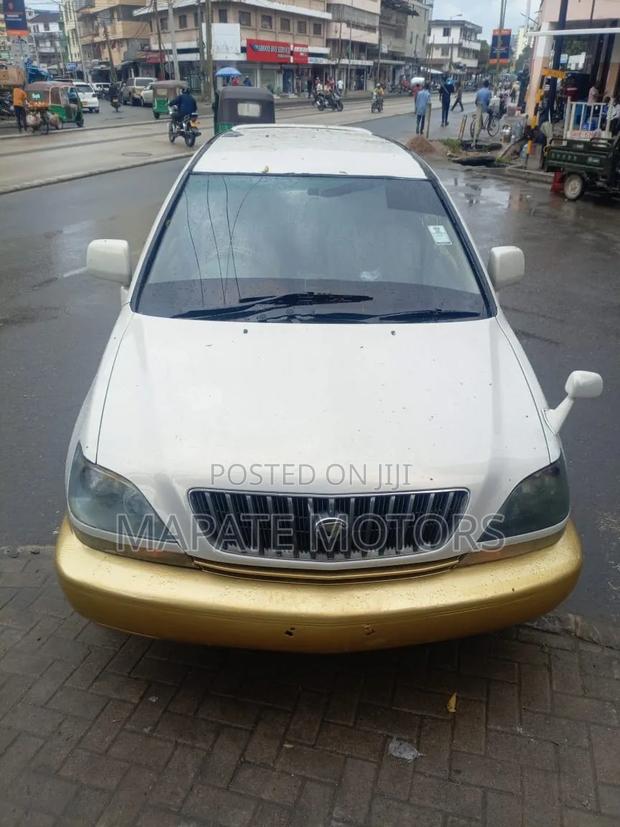 Toyota Harrier 2001 White