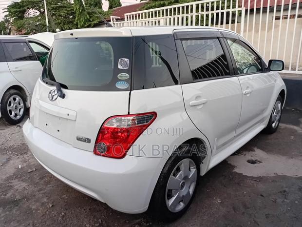 Toyota IST 2006 White