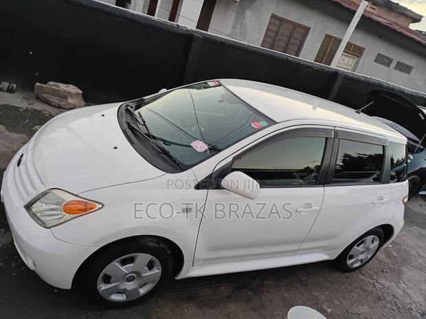 Toyota IST 2006 White