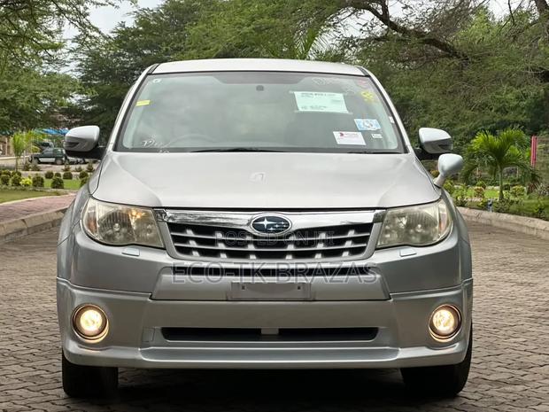 Subaru Forester 2.5X Limited 2011 Silver