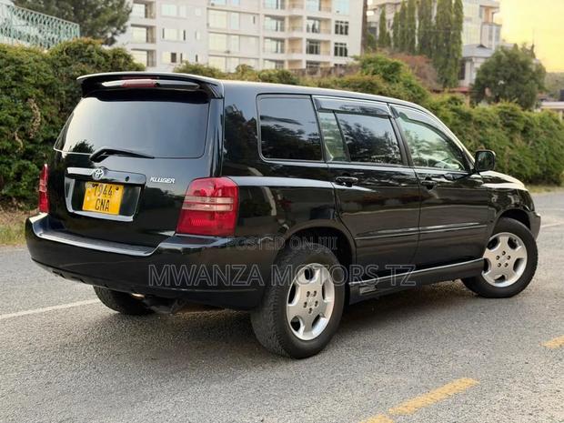 Toyota Kluger 2004 Black