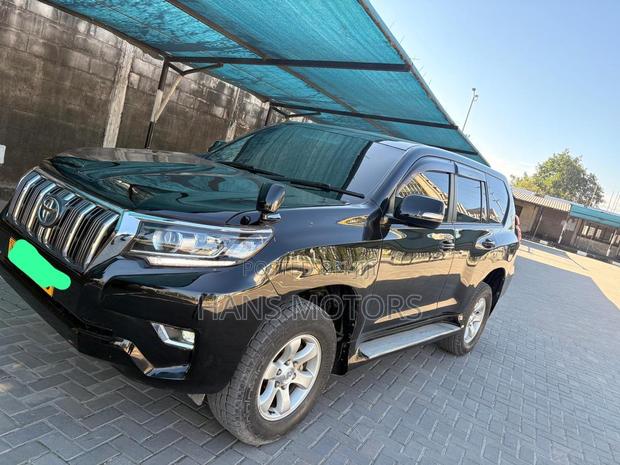 Toyota Land Cruiser 2012 Black