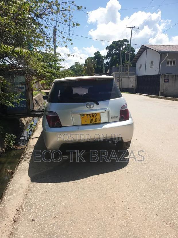 Toyota IST 2003 Silver