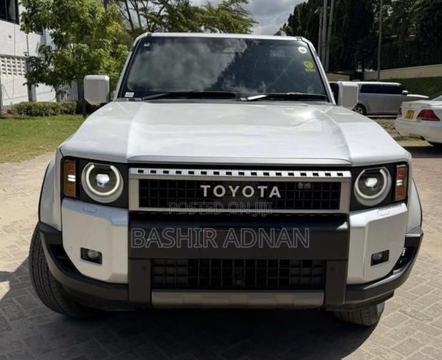 Toyota Land Cruiser LC250 2024 White