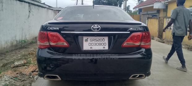 Toyota Crown 2011 Black