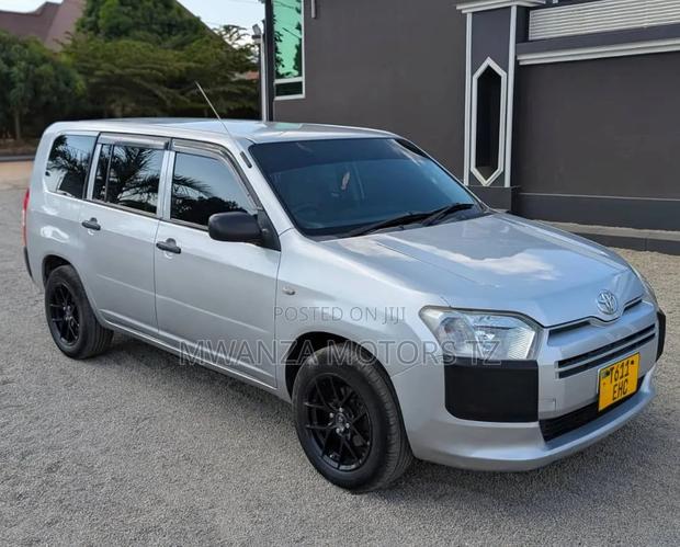 Toyota Probox 2012 Silver
