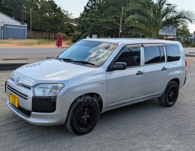 Toyota Probox 2012 Silver