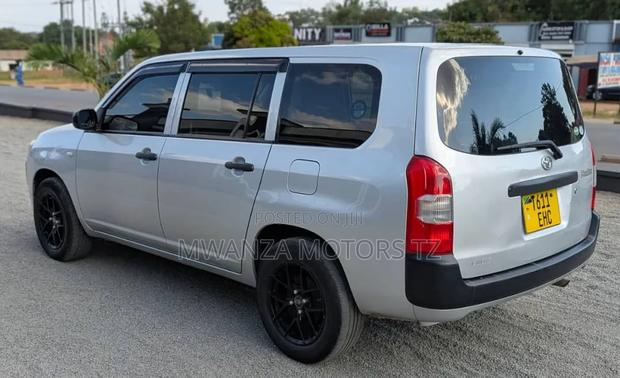 Toyota Probox 2012 Silver