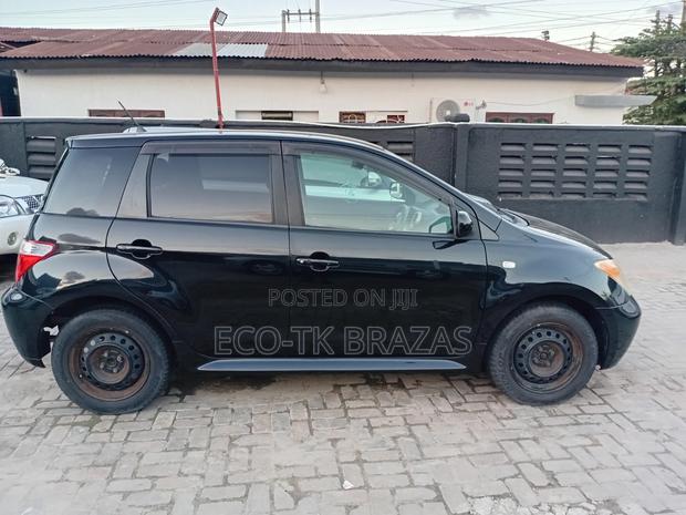 Toyota IST 2006 Black