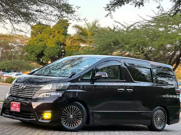 Toyota Voxy 2010