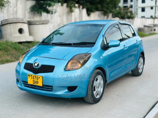 Toyota Vitz 1.0 FWD 3dr 2005 Blue