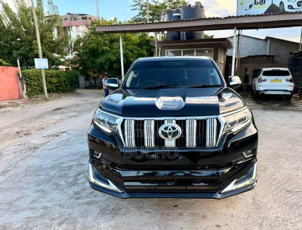 Toyota Land Cruiser Prado 2013 Black