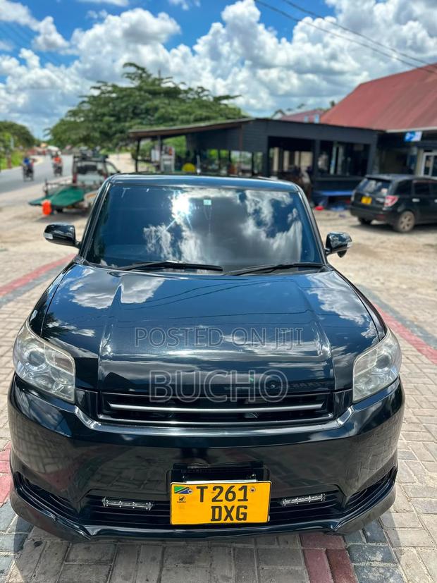 Toyota Corolla Rumion 2010 Black