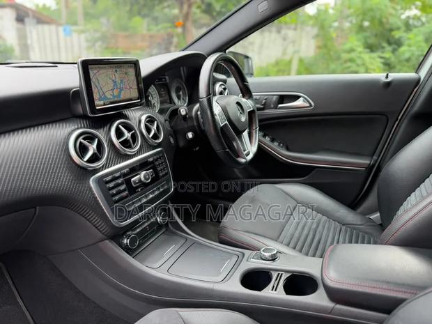 Mercedes-Benz A-Class 2014 Silver