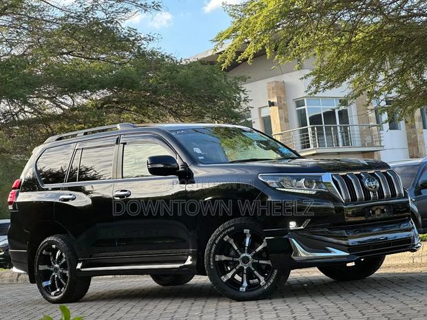 Toyota Land Cruiser 2023 Black