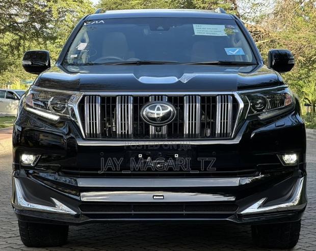 Toyota Land Cruiser Prado 2023 Black