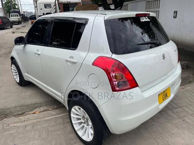 Suzuki Swift 2010 White