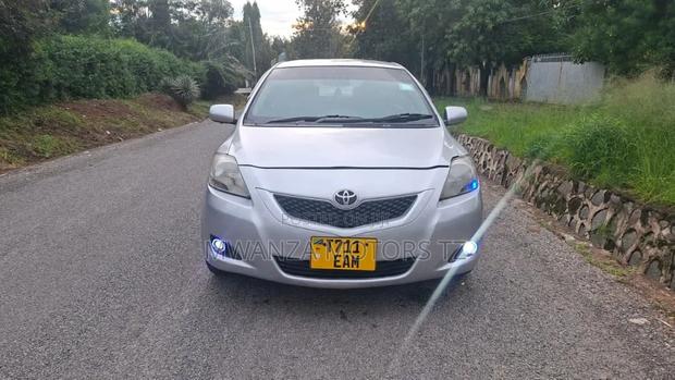 Toyota Belta 2007 Silver