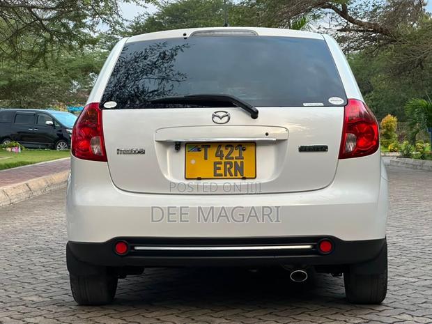 Mazda Verisa 2009 White