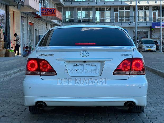 Toyota Crown 2007 White