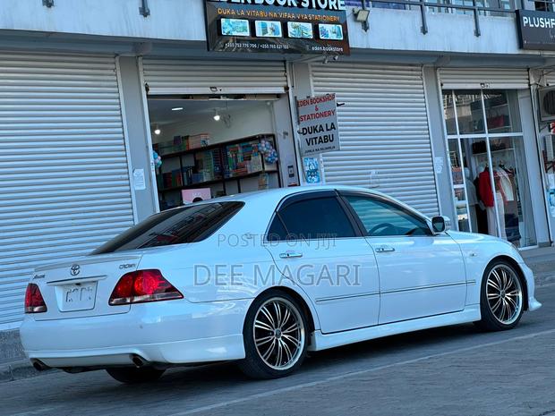 Toyota Crown 2007 White