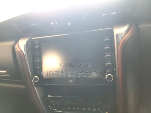 Toyota Fortuner 2024 Gold