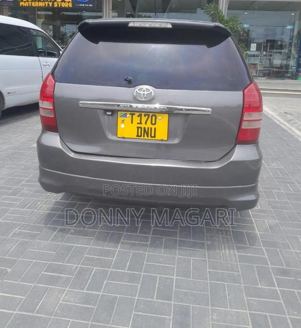 Toyota Wish 2004 Gray