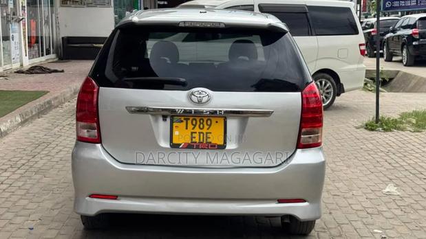 Toyota Wish 2006 Silver