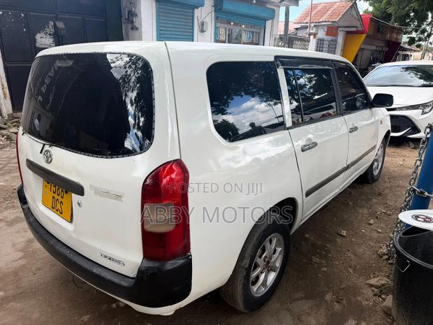Toyota Probox 2004 White