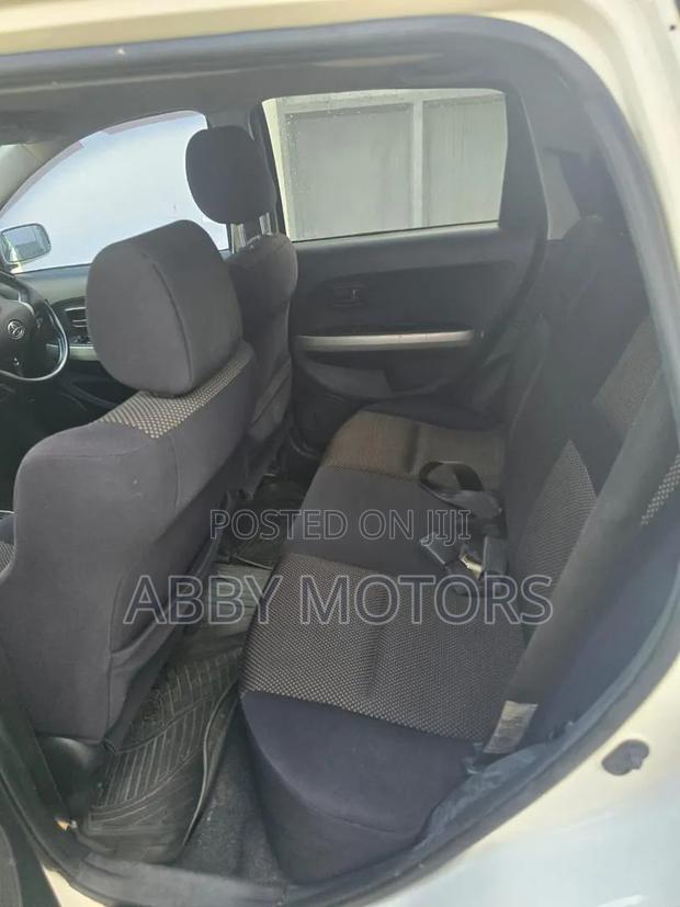 Toyota IST 2006 White