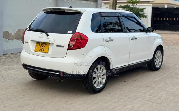 Mazda Verisa 2007 White
