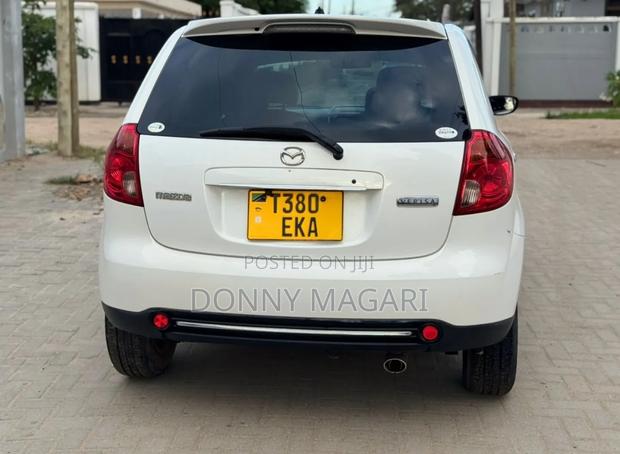 Mazda Verisa 2007 White