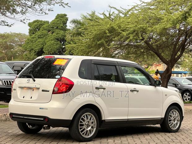 Mazda Verisa 2009 White