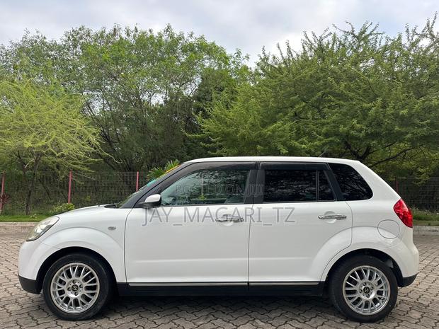Mazda Verisa 2009 White