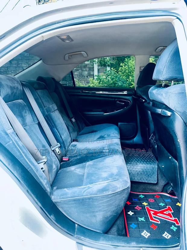 Toyota Crown 2006 Silver