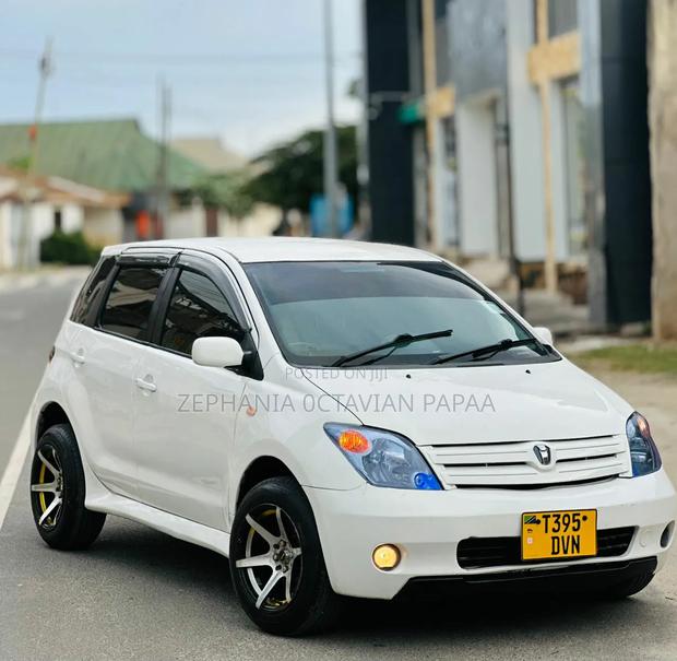 Toyota IST 2005 White