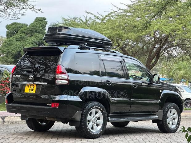 Toyota Land Cruiser Prado 2005 Black