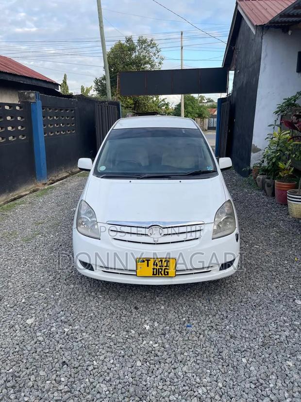 Toyota Corolla Spacio 2005 White