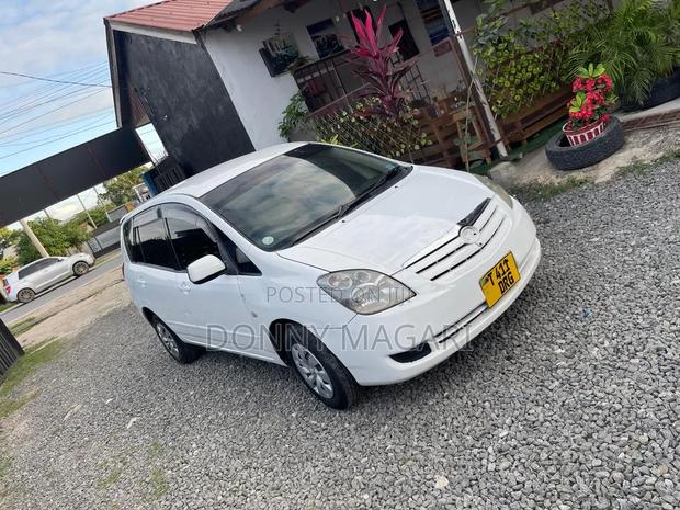 Toyota Corolla Spacio 2005 White