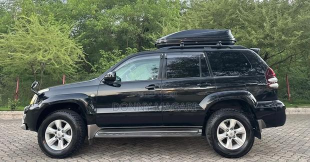 Toyota Land Cruiser Prado 2005 Black