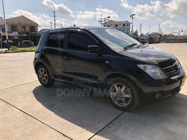 Toyota IST 2005 Black