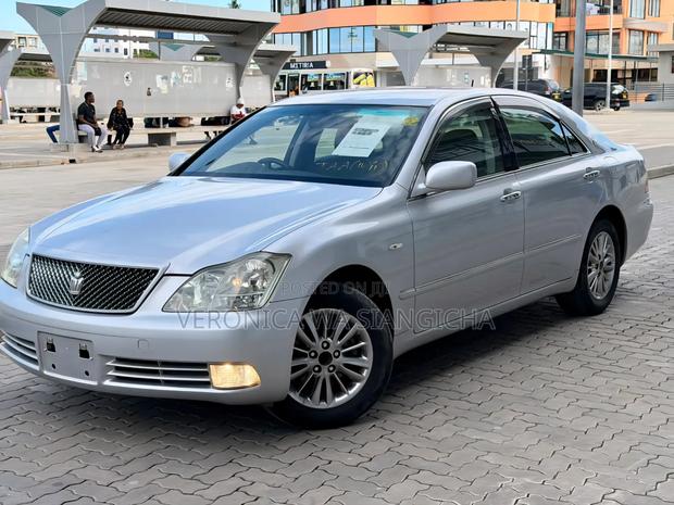 Toyota Crown 2004