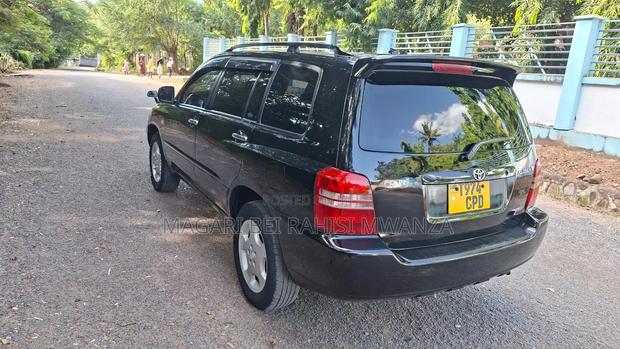 Toyota Kluger 2004 Black