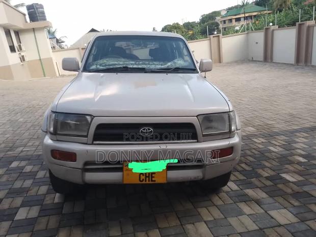 Toyota Hilux 2010 Silver